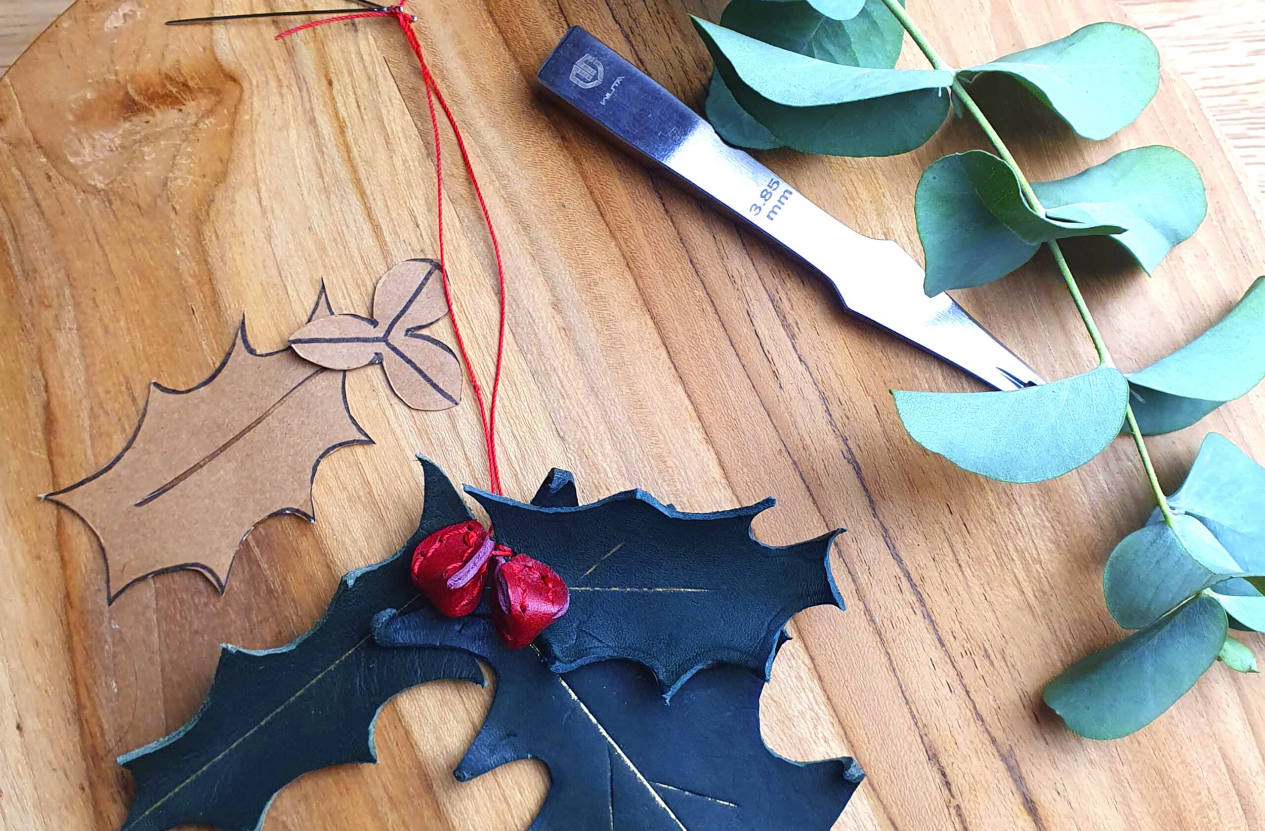 How to make handcrafted Christmas ornaments from leather scraps 13