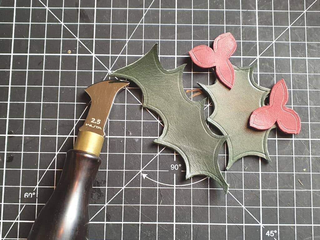 How to make handcrafted Christmas ornaments from leather scraps 15